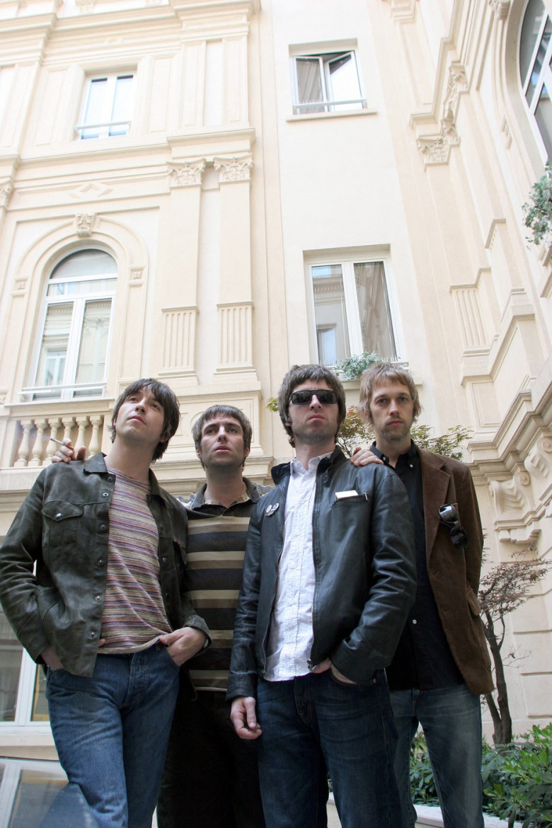 Oasis returns! File images from 2002 to 2005