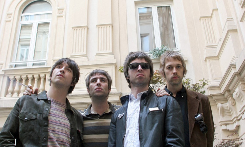 Oasis returns! File images from 2002 to 2005