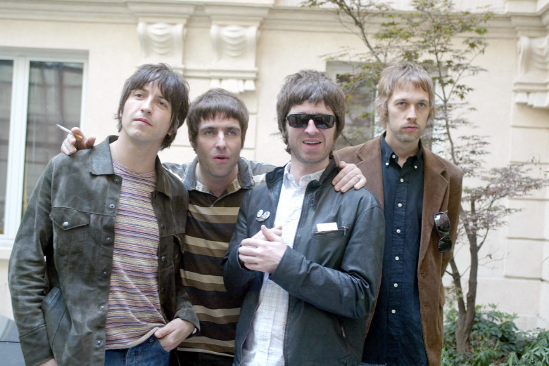 Oasis returns! File images from 2002 to 2005