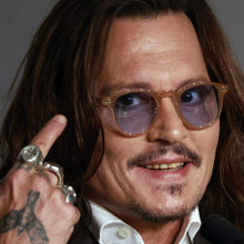 Johnny Depp si-a reparat dantura la un an dupa ce si-a socat fanii cu aspectul dintilor sai