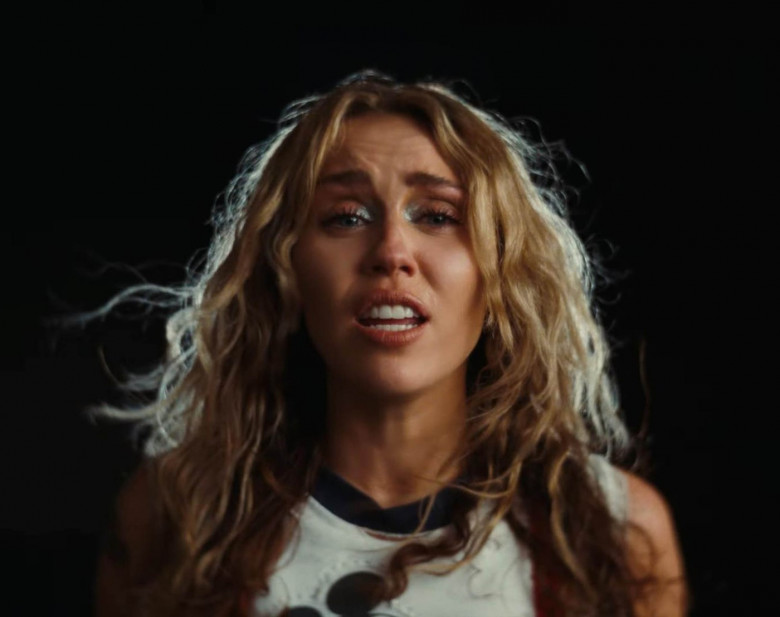 Miley Cyrus new music video "Used To Be Young"