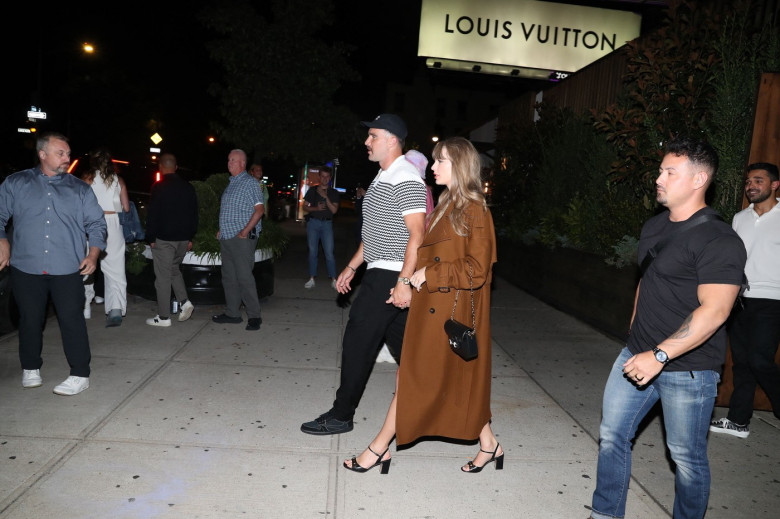 Taylor Swift and Travis Kelce enjoyed a romantic date night with pals Patrick and Brittany Mahomes in NYC Sunday