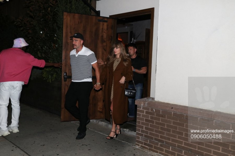 Taylor Swift and Travis Kelce enjoyed a romantic date night with pals Patrick and Brittany Mahomes in NYC Sunday