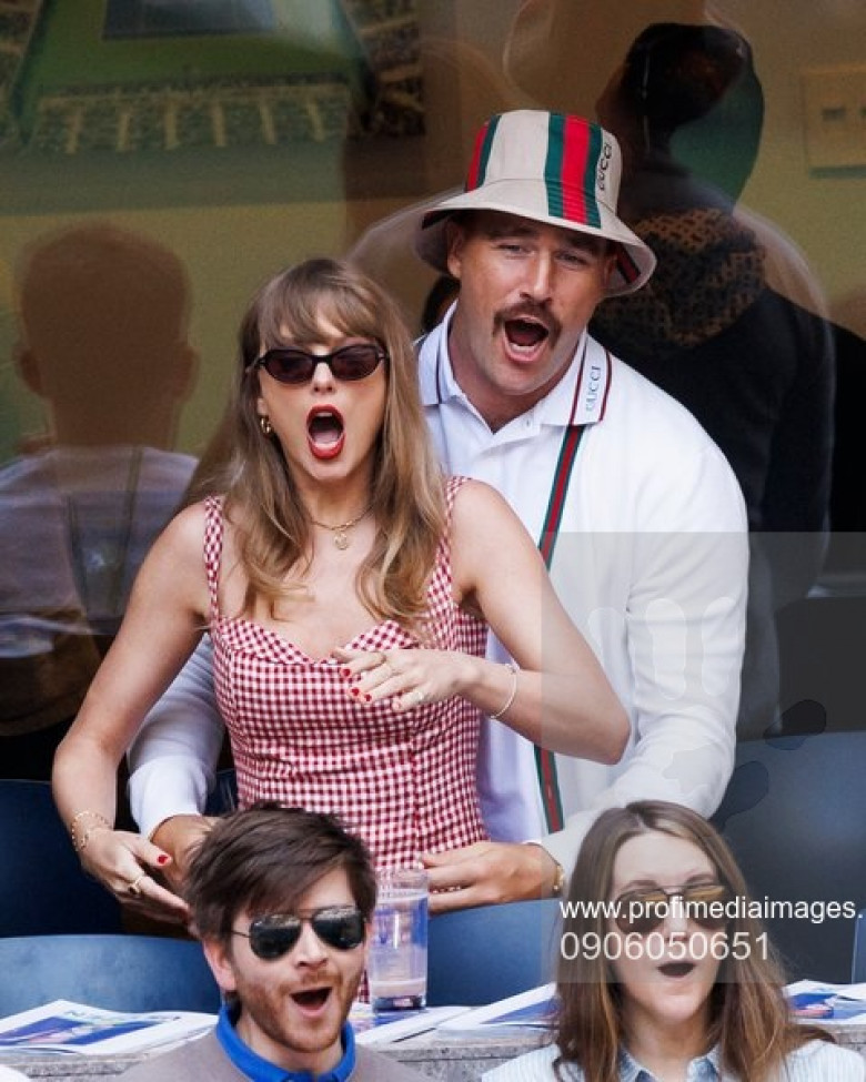 Taylor Swift and Travis Kelce put on a VERY loved-up display at the US Open