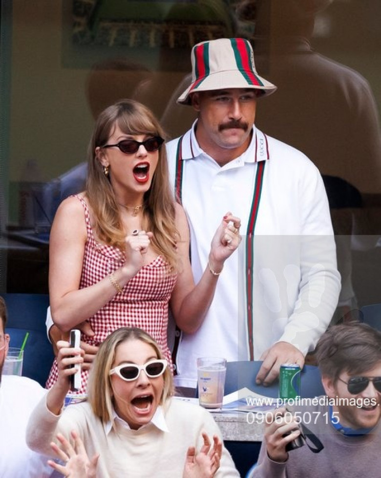 Taylor Swift and Travis Kelce put on a VERY loved-up display at the US Open