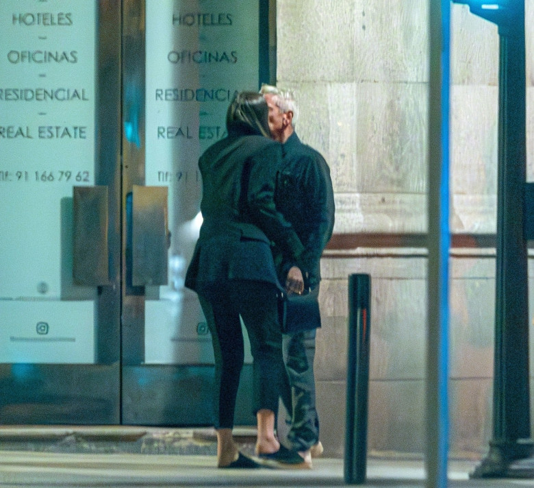 *PREMIUM-EXCLUSIVE* *MUST CALL FOR PRICING* The American actor and film director Sean Penn packs on the PDA with a new, younger looking girlfriend believed to be the actress Valeria Nicov seen during a night out in Madrid, Spain. *PICTURES TAKEN ON THE 04