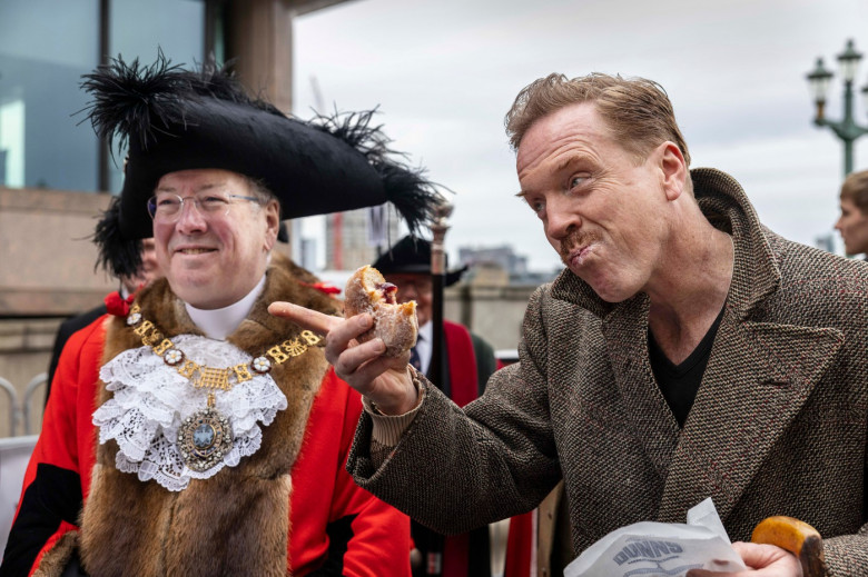 Damian Lewis leads London Sheep Drive across Southwark Bridge, London, UK - 29 Sep 2024