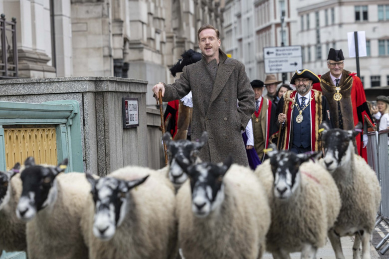 Damian Lewis leads London Sheep Drive across Southwark Bridge, London, UK - 29 Sep 2024