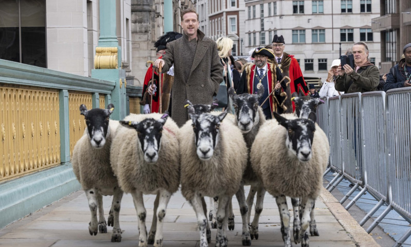 Damian Lewis leads London Sheep Drive across Southwark Bridge, London, UK - 29 Sep 2024