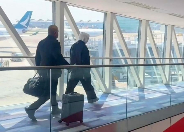 Kanye West spotted at the Hong Kong Airport