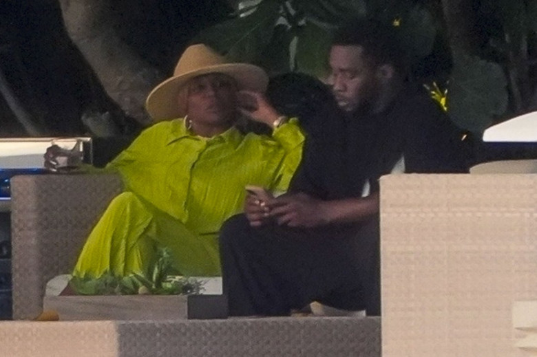 Diddy relaxes on Miami's Star Island amid scandals