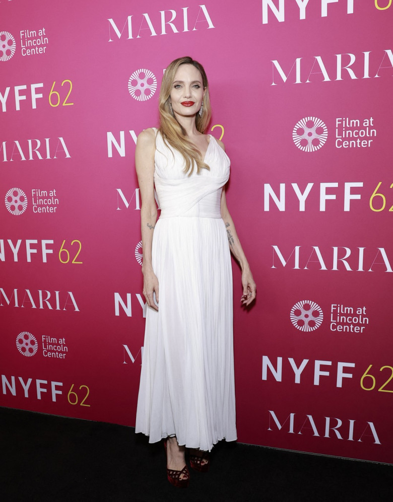 angelina-jolie-la-new-york-alaturi-de-fiii-ei (2)