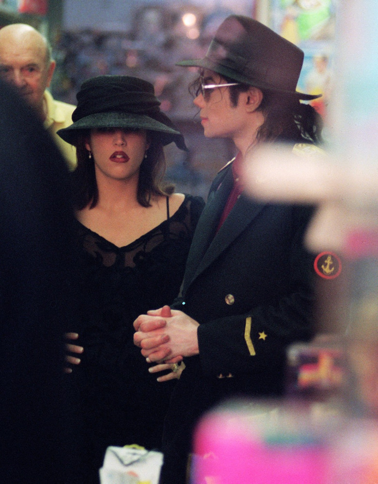 Lisa-Marie-Presley-Michael-Jackson (7)