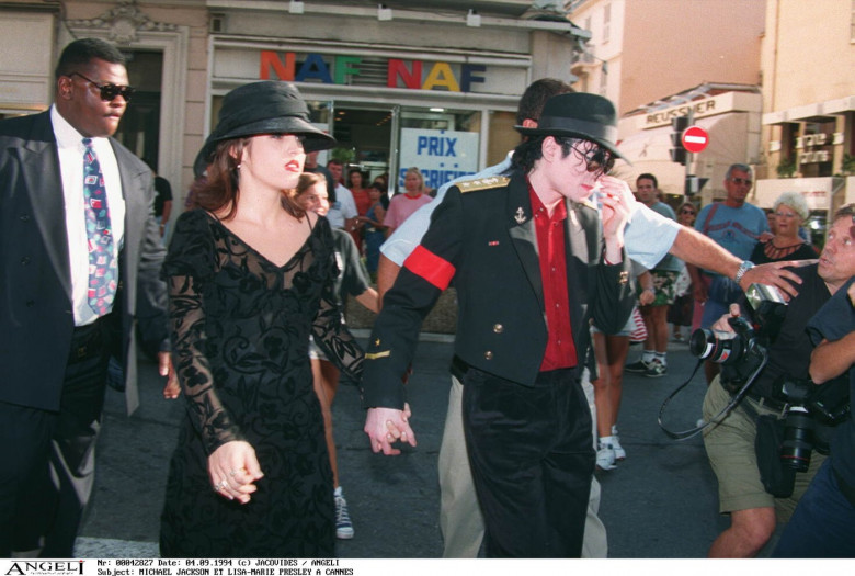 MICHAEL JACKSON ET LISA-M