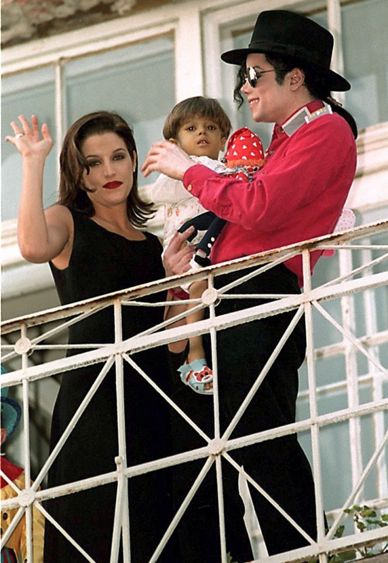 Lisa Marie Presley, Singer-Songwriter and Daughter of Elvis, Dies at 54 **FILE PHOTOS**