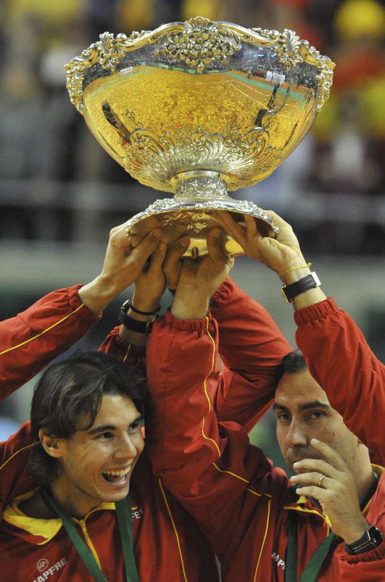 Rafael NADAL, Albert COSTA, sportovec, tenista, Davisův pohár, trofej, smích, radost