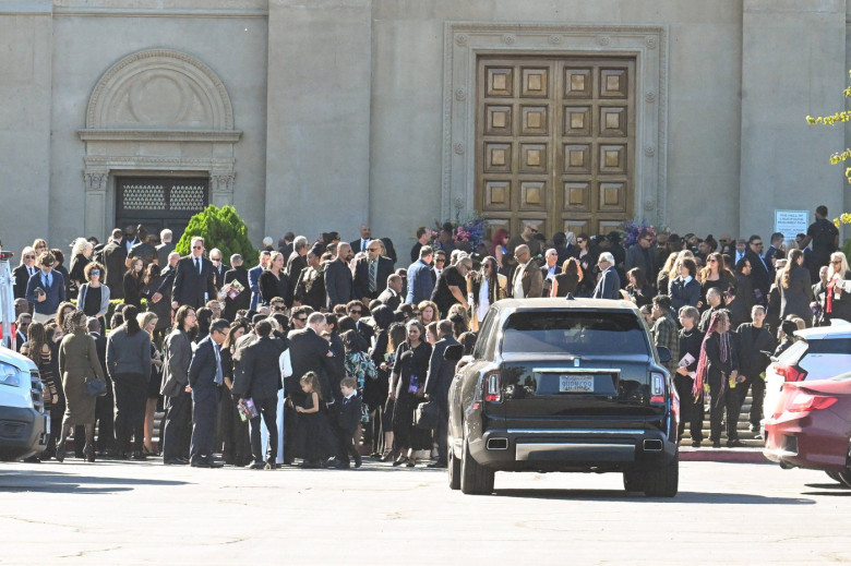 ** PREMIUM EXCLUSIVE **Motown legend Tito Jackson was laid to rest in LA with members of the famous family coming together to celebrate his life.