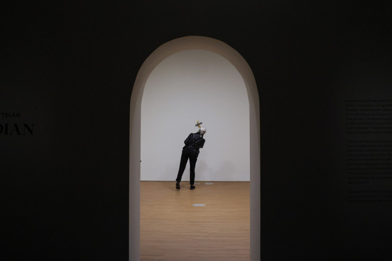 Maurizio Cattelan (8)