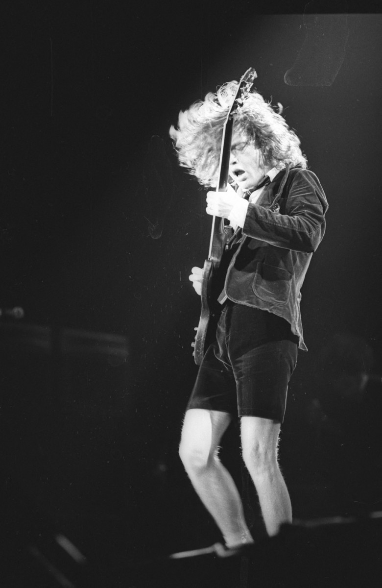 AC DC (1)