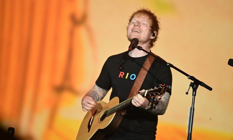 Ed Sheeran spune ca a finalizat urmatorul album, o revenire la pop