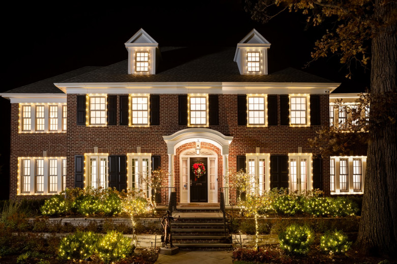 A Holiday Wish Come True! The Real-Life 'Home Alone' House is Now Bookable on Airbnb.