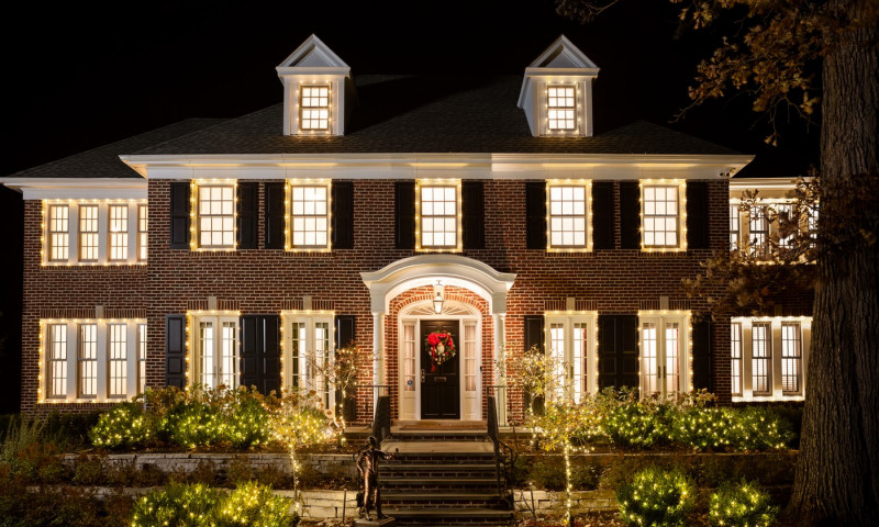 A Holiday Wish Come True! The Real-Life 'Home Alone' House is Now Bookable on Airbnb.