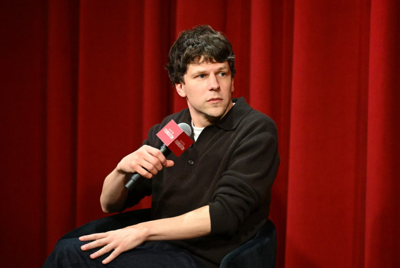 jesse-eisenberg (7)