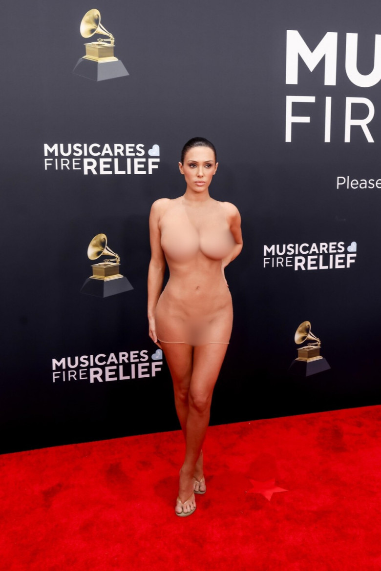 bianca-censori-kanye-west-grammy-cenzurat1 (3)