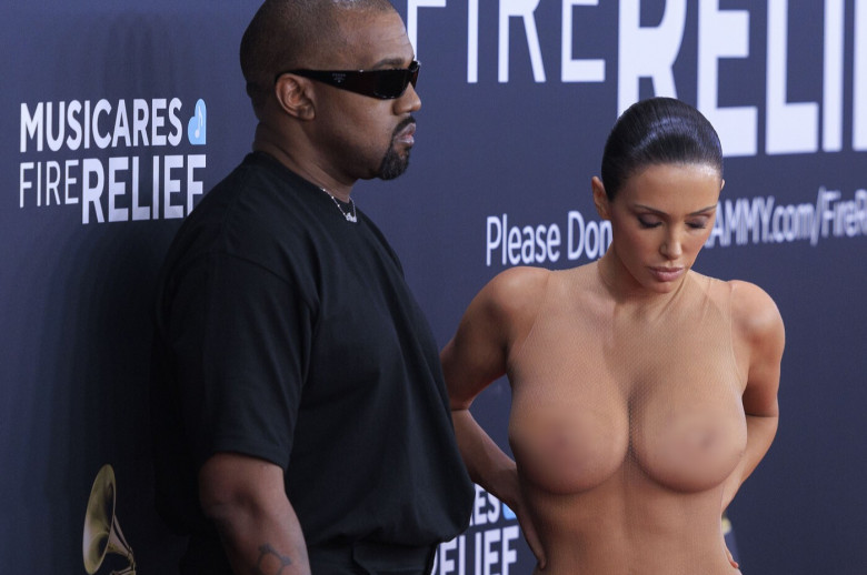 bianca-censori-kanye-west-grammy-cenzurat (6)