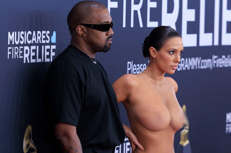 bianca-censori-kanye-west-grammy-cenzurat (7)