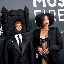 Grammy 2025. Jaden Smith a purtat pe cap „Castelul Vampirilor”, creat de un designer de origine română