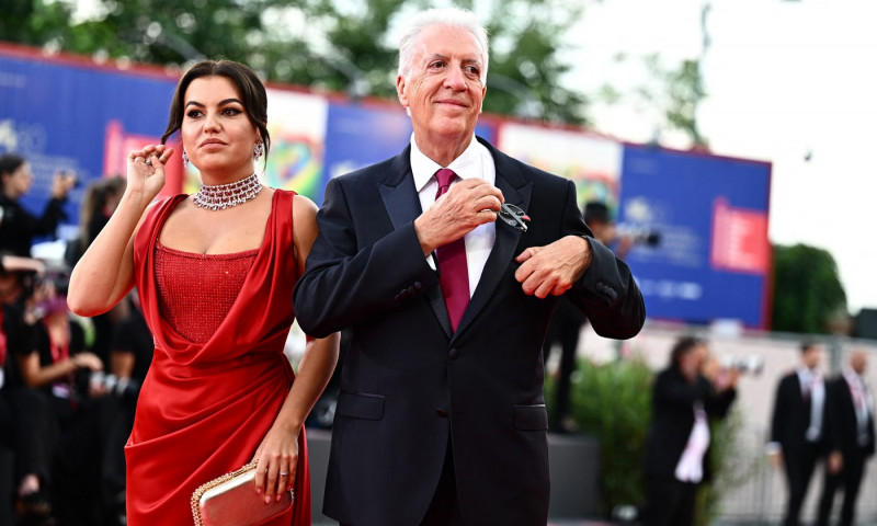 Romina Gingașu își lansează propriul brand de cosmetice. Piero Ferrari i-a făcut o surpriză la ședința foto