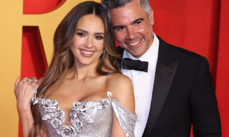 Jessica Alba și Cash Warren Divorțează După 17 Ani. Detalii despre avere și custodia copiilor