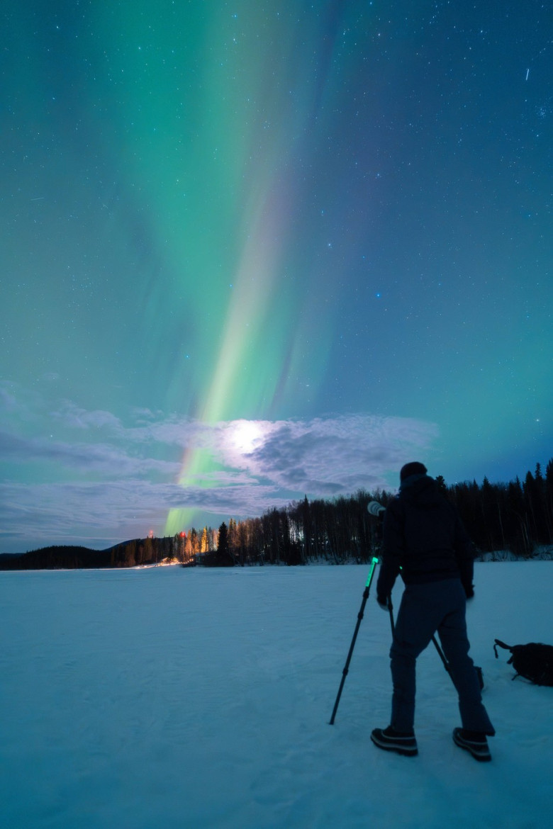 The incredible moment an amazing green aurora was visable alongside the lunar eclipse