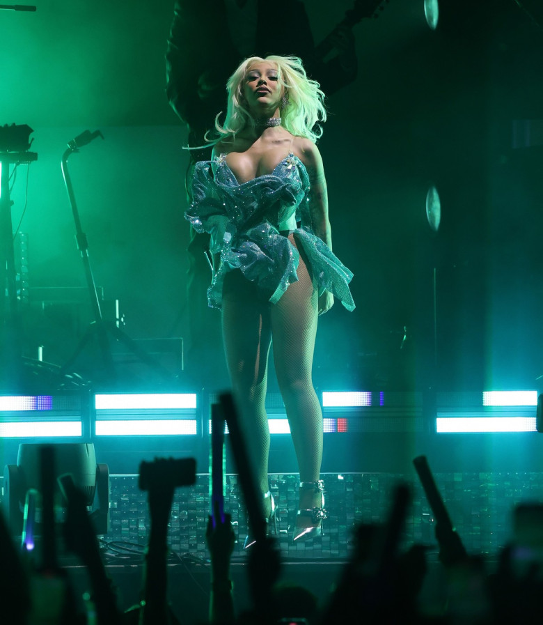 T wango tango show 100525 iHeartRadio's 102.7 KIIS FM Wango Tango - Show