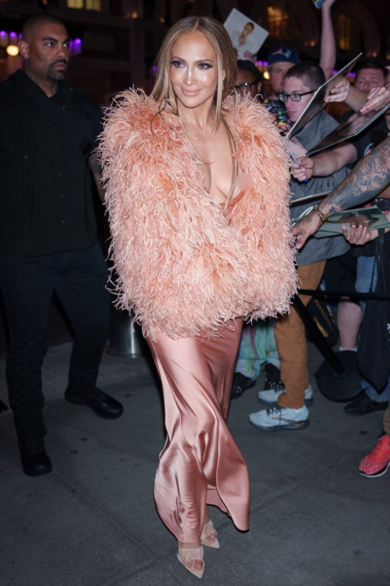 jennifer-lopez-malfunction-cenzurata (3)