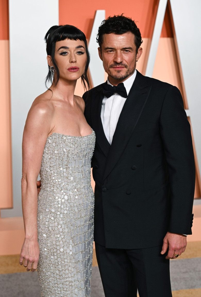 Los Angeles, USA. March 2nd, 2025. Katy Perry and Orlando Bloom arriving at the Vanity Fair Oscar Party, Wallis Annenberg Center for the Performing Arts. Credit: Doug Peters/EMPICS/Alamy Live News