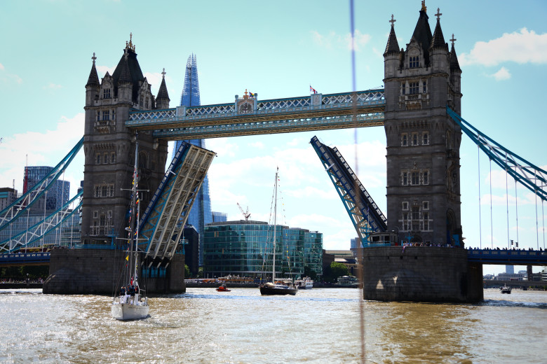 Royal Thames Yacht Club Celebrates 250th Anniversary With River Flotilla
