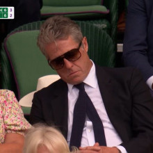 Hugh Grant a adormit în tribună la Wimbledon