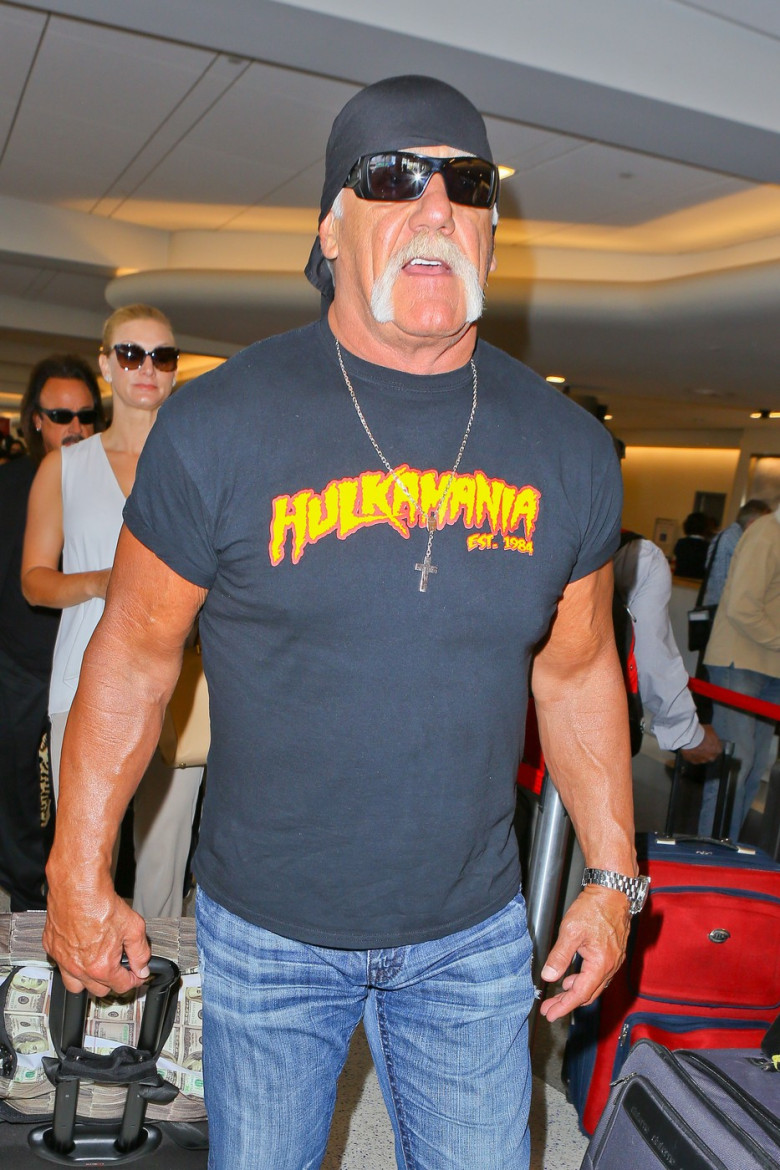 Hulk Hogan self promotion at LAX
