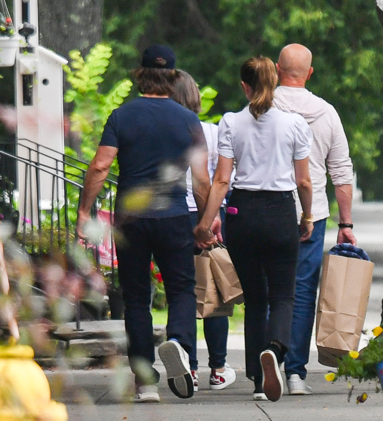 EXCLUSIVE: Tom Cruise and Ana de Armas Appear to Confirm Romantic Relationship on Weekend Get-A-Way in Vermont