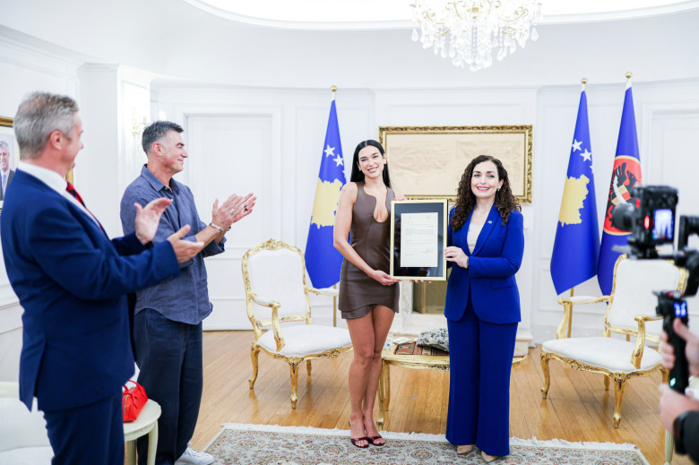 dua-lipa-kosovo (4)