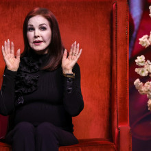 Foştii parteneri ai Priscillei Presley au dat-o în judecată pentru 50 de milioane$ : acuzaţii de fraudă şi încălcarea contractului