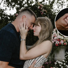 Taylor Swift și Travis Kelce s-au logodit. Povestea de dragoste care a cucerit lumea muzicii și a sportului