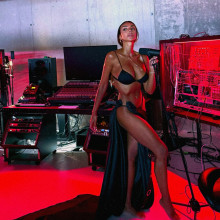 Mădălina Ghenea, apariție incendiară în costum de baie: „Abia aștept să auziți ce urmează”