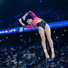 România revine în topul gimnasticii mondiale. Sabrina Voinea cucerește aurul la sol, la Cupa Mondială de la Paris