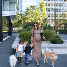 Emily Burghelea se concentrează pe recuperarea postnatală într-un centru specializat din Hong Kong