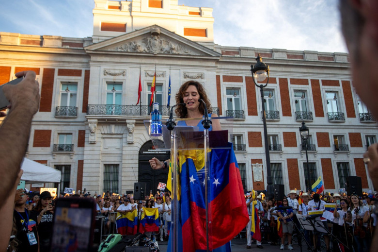 Madrid, Spain. 17th Aug, 2024. The president of the Community of Madrid, Isabel Díaz Ayuso, takes part in the "Rally for the Truth of Venezuela" convened worldwide, this Saturday at the Puerta del Sol, in Madrid. Thousands of people are participating this