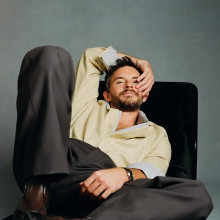 Jonathan Bailey a fost desemnat „cel mai sexy bărbat în viață”. Actorul din „Bridgerton” scrie istorie la Hollywood