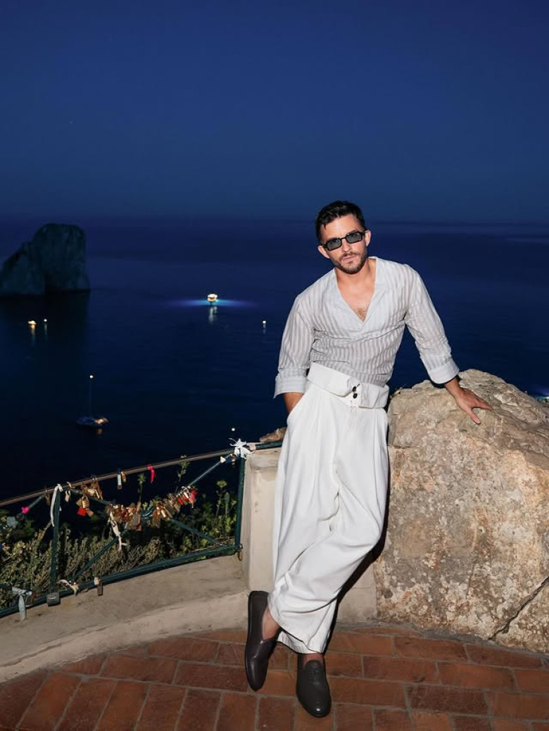 jonathan-bailey (11)